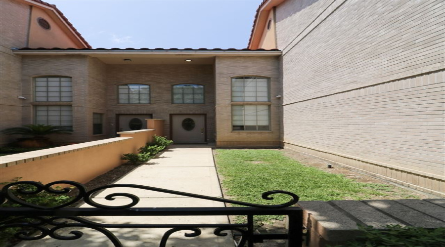 7521 Country Club Dr, Laredo, Texas 78041, 3 Bedrooms Bedrooms, 6 Rooms Rooms,2 BathroomsBathrooms,Residential,For Rent,7521 Country Club Dr,20262620
