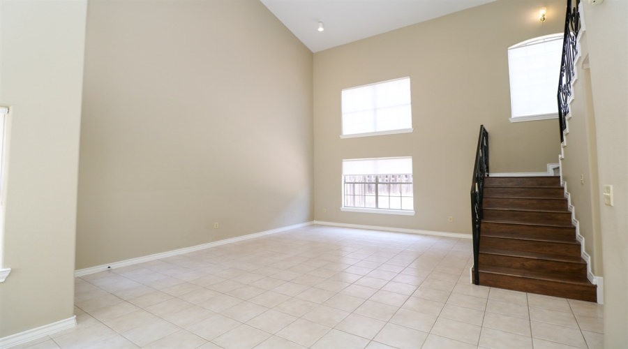7521 Country Club Dr, Laredo, Texas 78041, 3 Bedrooms Bedrooms, 6 Rooms Rooms,2 BathroomsBathrooms,Residential,For Rent,7521 Country Club Dr,20262620