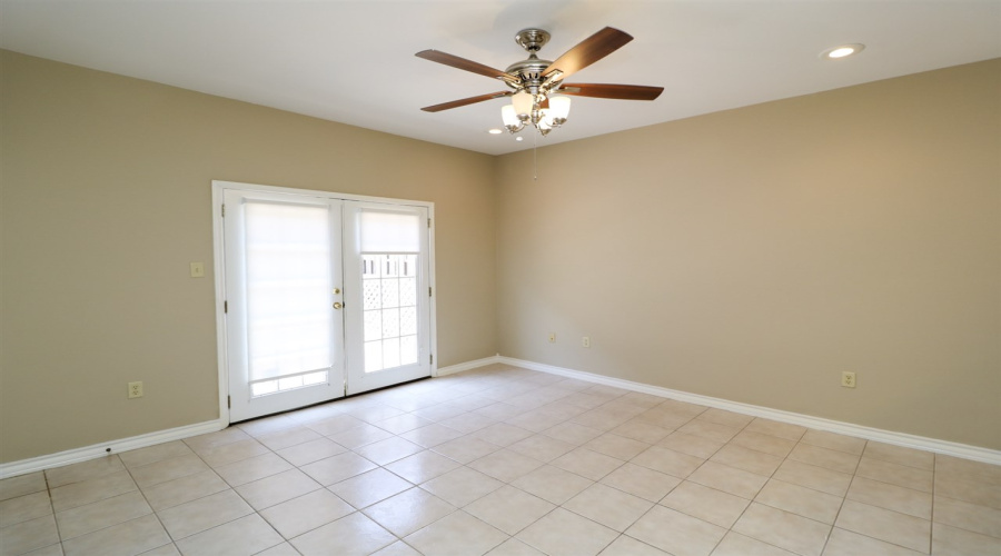 7521 Country Club Dr, Laredo, Texas 78041, 3 Bedrooms Bedrooms, 6 Rooms Rooms,2 BathroomsBathrooms,Residential,For Rent,7521 Country Club Dr,20262620
