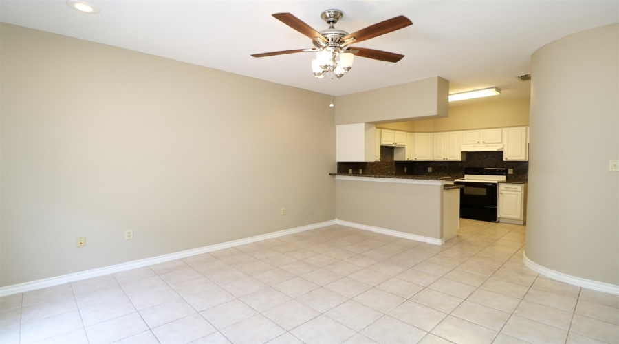 7521 Country Club Dr, Laredo, Texas 78041, 3 Bedrooms Bedrooms, 6 Rooms Rooms,2 BathroomsBathrooms,Residential,For Rent,7521 Country Club Dr,20262620
