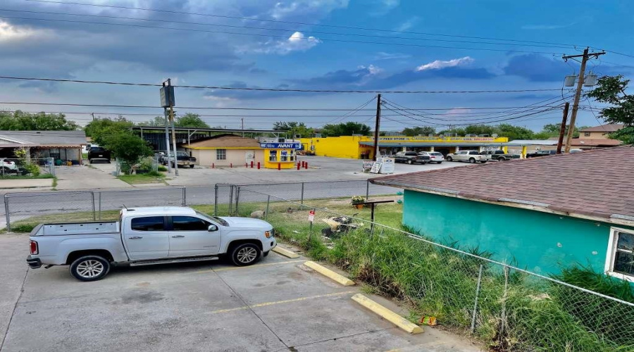 1603 Centeno Ln, Rio Bravo, Texas 78046, ,Multi-family,For Sale,1603 Centeno Ln,20262631