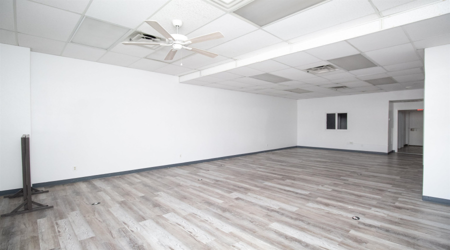 313 W Village Blvd, LAREDO, Texas 78041, 1 Room Rooms,1 BathroomBathrooms,Commercial retail/office,For Rent,313 W Village Blvd,20262623