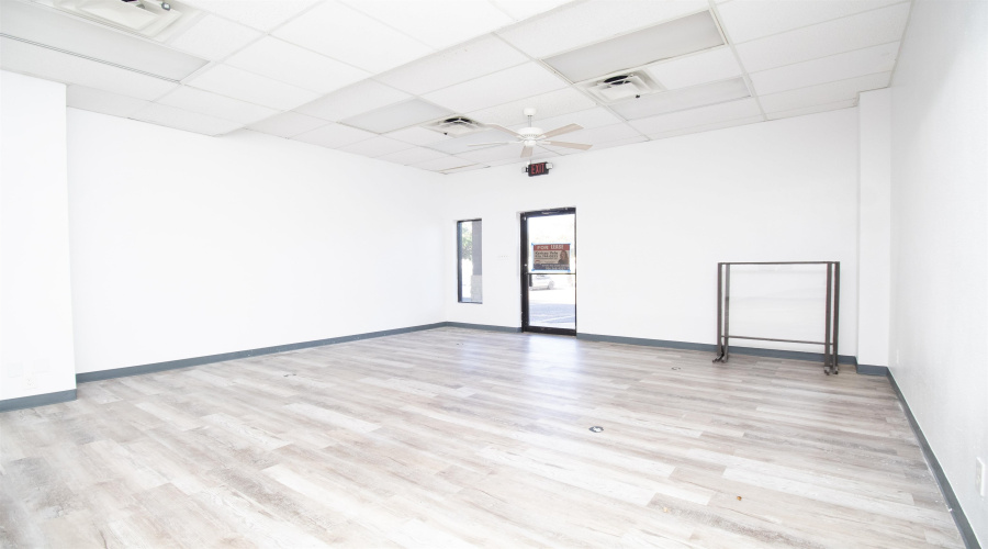 313 W Village Blvd, LAREDO, Texas 78041, 1 Room Rooms,1 BathroomBathrooms,Commercial retail/office,For Rent,313 W Village Blvd,20262623