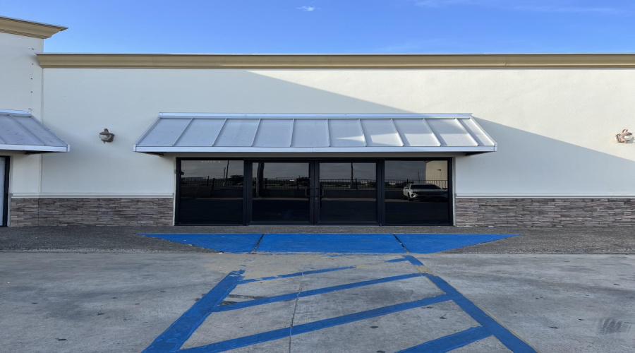 6425 Polaris Dr, Laredo, Texas 78041, 11 Rooms Rooms,1 BathroomBathrooms,Commercial retail/office,For Rent,6425 Polaris Dr,20262627