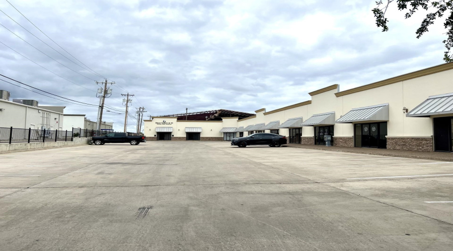 6425 Polaris Dr, Laredo, Texas 78041, 11 Rooms Rooms,1 BathroomBathrooms,Commercial retail/office,For Rent,6425 Polaris Dr,20262628