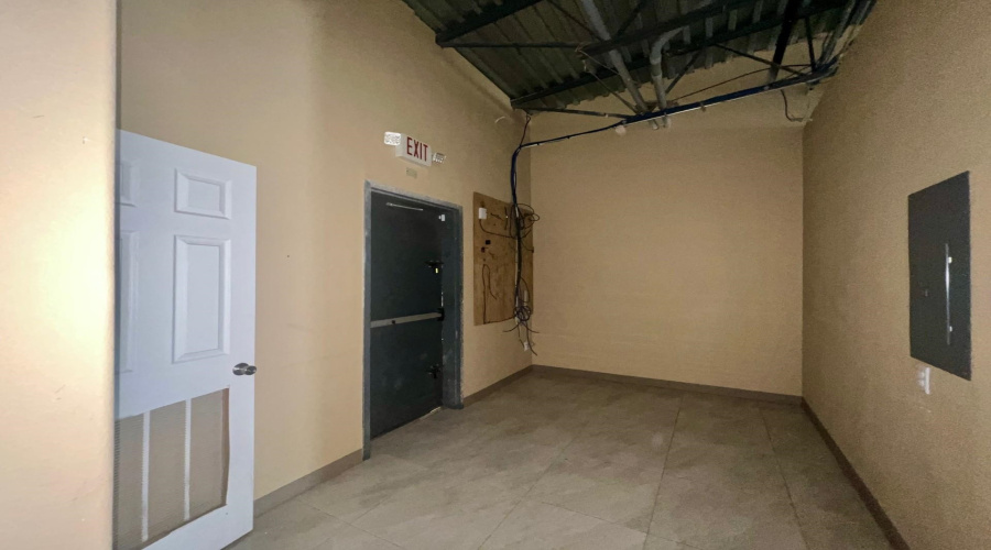 6425 Polaris Dr, Laredo, Texas 78041, 11 Rooms Rooms,1 BathroomBathrooms,Commercial retail/office,For Rent,6425 Polaris Dr,20262628