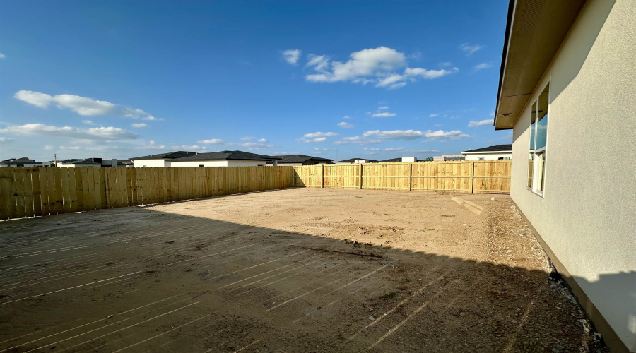 1638 Secretaria Ln., Laredo, Texas 78046, 3 Bedrooms Bedrooms, 5 Rooms Rooms,2 BathroomsBathrooms,Residential,For Sale,1638 Secretaria Ln.,20262624
