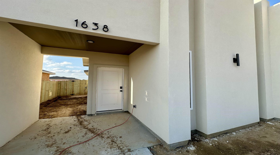 1638 Secretaria Ln., Laredo, Texas 78046, 3 Bedrooms Bedrooms, 5 Rooms Rooms,2 BathroomsBathrooms,Residential,For Sale,1638 Secretaria Ln.,20262624