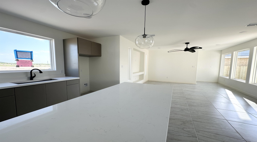 1638 Secretaria Ln., Laredo, Texas 78046, 3 Bedrooms Bedrooms, 5 Rooms Rooms,2 BathroomsBathrooms,Residential,For Sale,1638 Secretaria Ln.,20262624