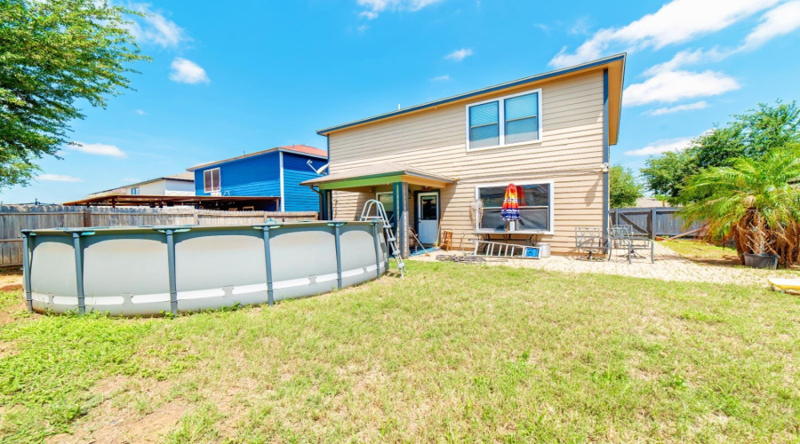 207 Red Cloud Dr, Laredo, Texas 78045, 3 Bedrooms Bedrooms, 5 Rooms Rooms,2 BathroomsBathrooms,Residential,For Sale,207 Red Cloud Dr,20262625