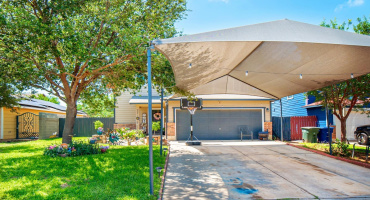 207 Red Cloud Dr, Laredo, Texas 78045, 3 Bedrooms Bedrooms, 5 Rooms Rooms,2 BathroomsBathrooms,Residential,For Sale,207 Red Cloud Dr,20262625