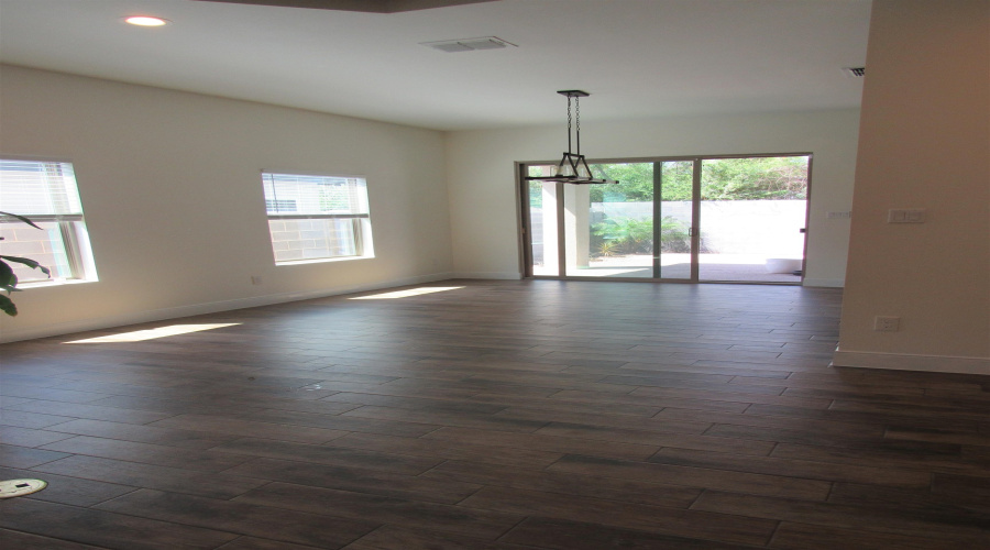 2419 Messi St., Laredo, Texas 78041, 3 Bedrooms Bedrooms, 6 Rooms Rooms,2 BathroomsBathrooms,Residential,For Rent,2419 Messi St.,20262626