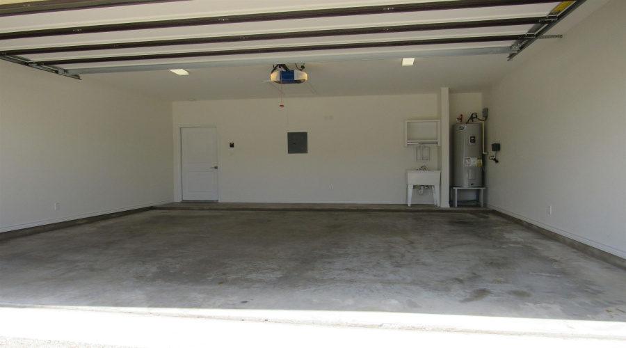 2419 Messi St., Laredo, Texas 78041, 3 Bedrooms Bedrooms, 6 Rooms Rooms,2 BathroomsBathrooms,Residential,For Rent,2419 Messi St.,20262626