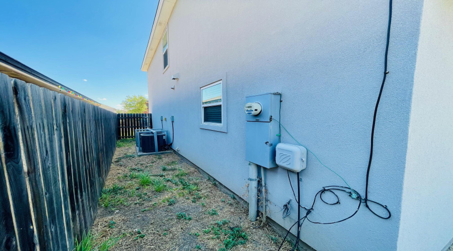 1918 Aransas Pass Dr, Laredo, Texas 78045, 4 Bedrooms Bedrooms, 6 Rooms Rooms,2 BathroomsBathrooms,Residential,For Rent,1918 Aransas Pass Dr,20262632