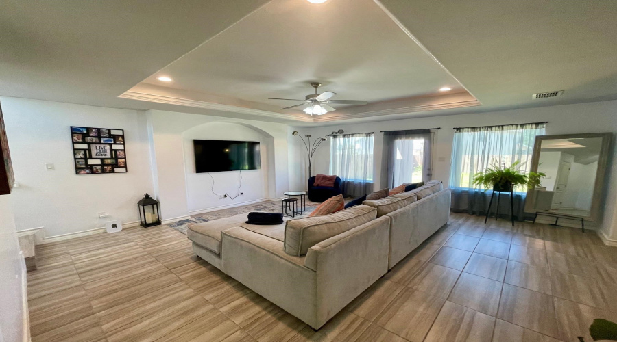 1918 Aransas Pass Dr, Laredo, Texas 78045, 4 Bedrooms Bedrooms, 6 Rooms Rooms,2 BathroomsBathrooms,Residential,For Rent,1918 Aransas Pass Dr,20262632
