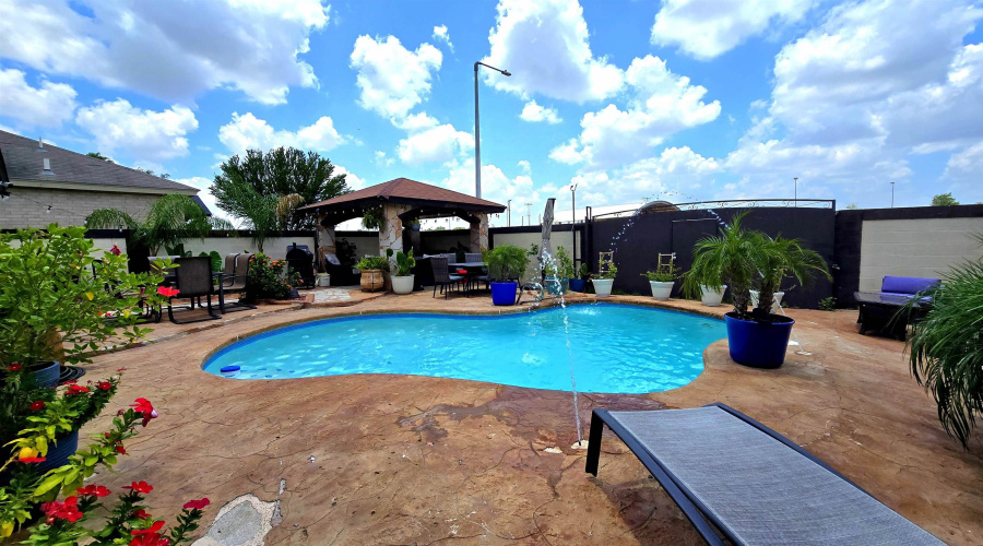 822 Witherspoon Lp, Laredo, Texas 78046, 3 Bedrooms Bedrooms, 5 Rooms Rooms,2 BathroomsBathrooms,Residential,For Sale,822 Witherspoon Lp,20262636