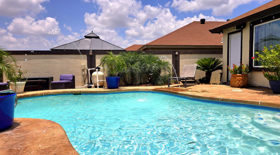 822 Witherspoon Lp, Laredo, Texas 78046, 3 Bedrooms Bedrooms, 5 Rooms Rooms,2 BathroomsBathrooms,Residential,For Sale,822 Witherspoon Lp,20262636