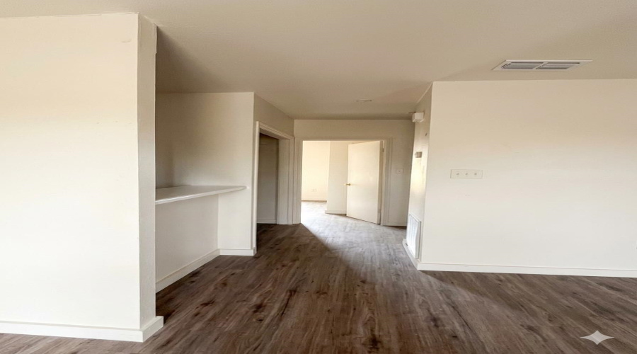 2901 Thurman St, Laredo, Texas 78046, 2 Bedrooms Bedrooms, 4 Rooms Rooms,1 BathroomBathrooms,Residential,For Rent,2901 Thurman St,20262640