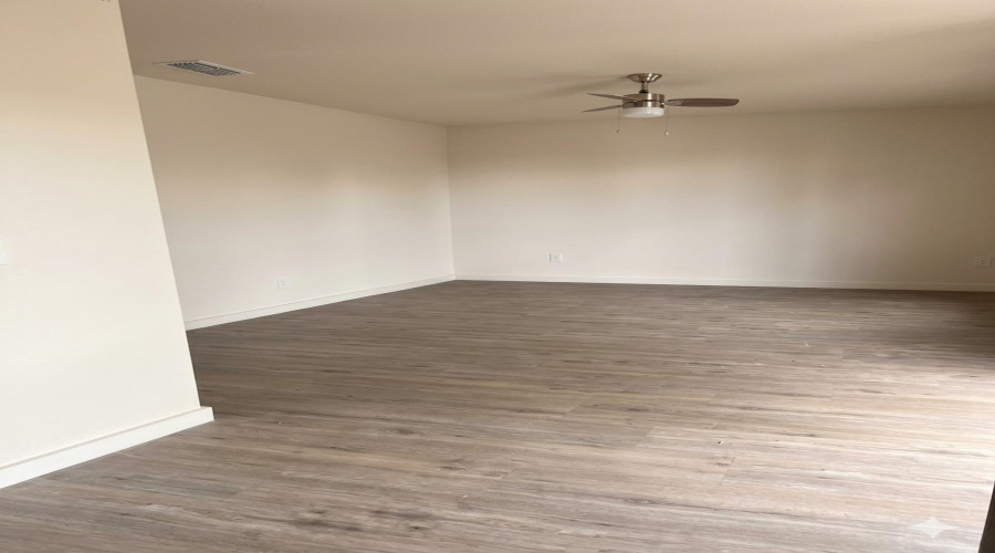 2901 Thurman St, Laredo, Texas 78046, 2 Bedrooms Bedrooms, 4 Rooms Rooms,1 BathroomBathrooms,Residential,For Rent,2901 Thurman St,20262640