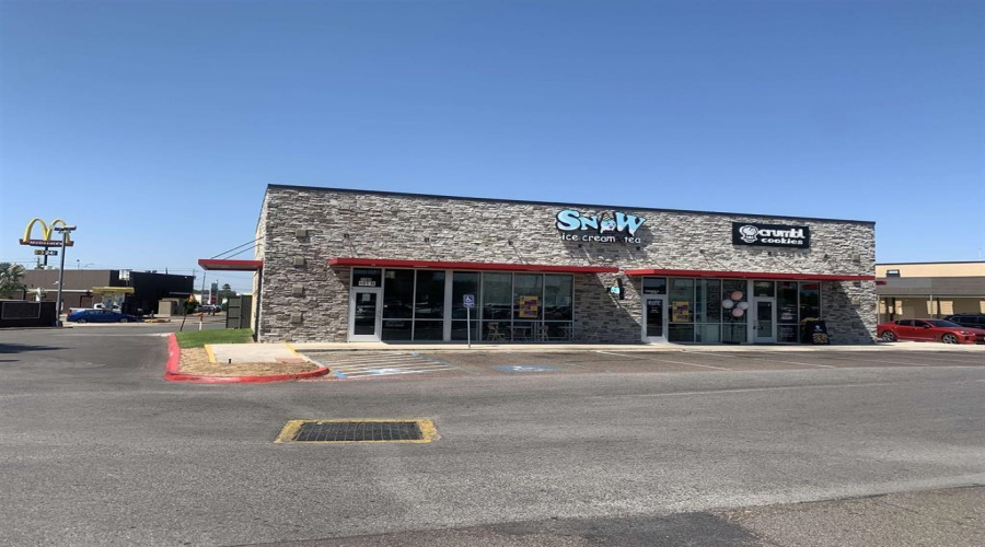 7709 McPherson Rd, LAREDO, Texas 78045, 1 Room Rooms,1 BathroomBathrooms,Commercial retail/office,For Rent,7709 McPherson Rd,20262642