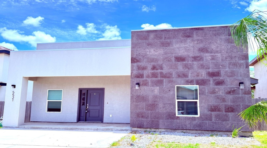 5521 Conroe St, Laredo, Texas 78046, 4 Bedrooms Bedrooms, 7 Rooms Rooms,2 BathroomsBathrooms,Residential,For Sale,5521 Conroe St,20262646