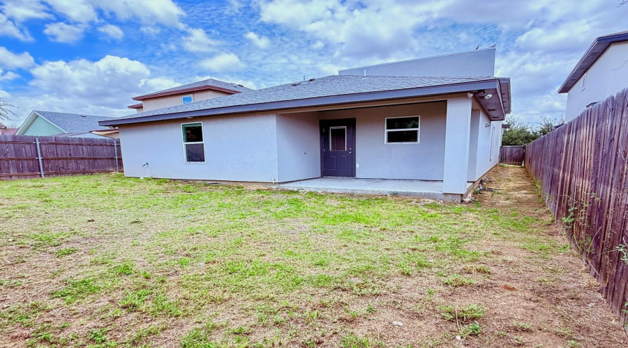 5521 Conroe St, Laredo, Texas 78046, 4 Bedrooms Bedrooms, 7 Rooms Rooms,2 BathroomsBathrooms,Residential,For Sale,5521 Conroe St,20262646