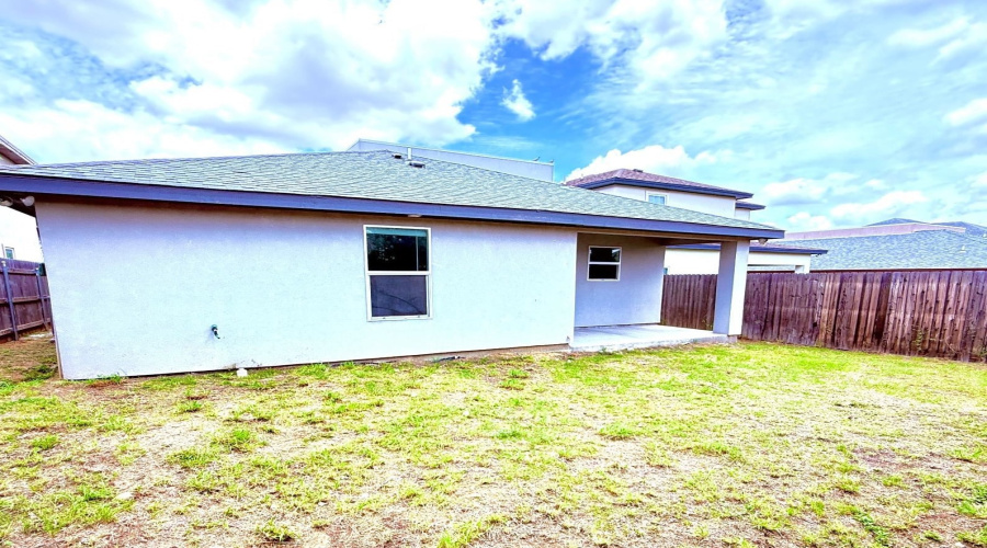 5521 Conroe St, Laredo, Texas 78046, 4 Bedrooms Bedrooms, 7 Rooms Rooms,2 BathroomsBathrooms,Residential,For Sale,5521 Conroe St,20262646