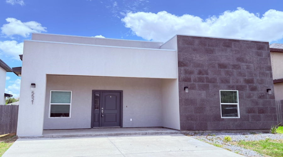 5521 Conroe St, Laredo, Texas 78046, 4 Bedrooms Bedrooms, 7 Rooms Rooms,2 BathroomsBathrooms,Residential,For Sale,5521 Conroe St,20262646