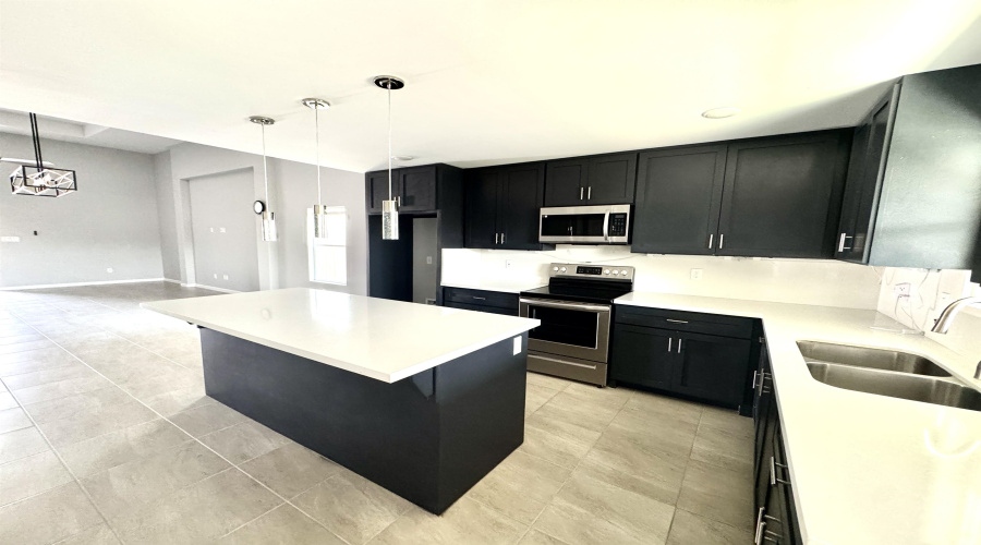 5521 Conroe St, Laredo, Texas 78046, 4 Bedrooms Bedrooms, 7 Rooms Rooms,2 BathroomsBathrooms,Residential,For Sale,5521 Conroe St,20262646