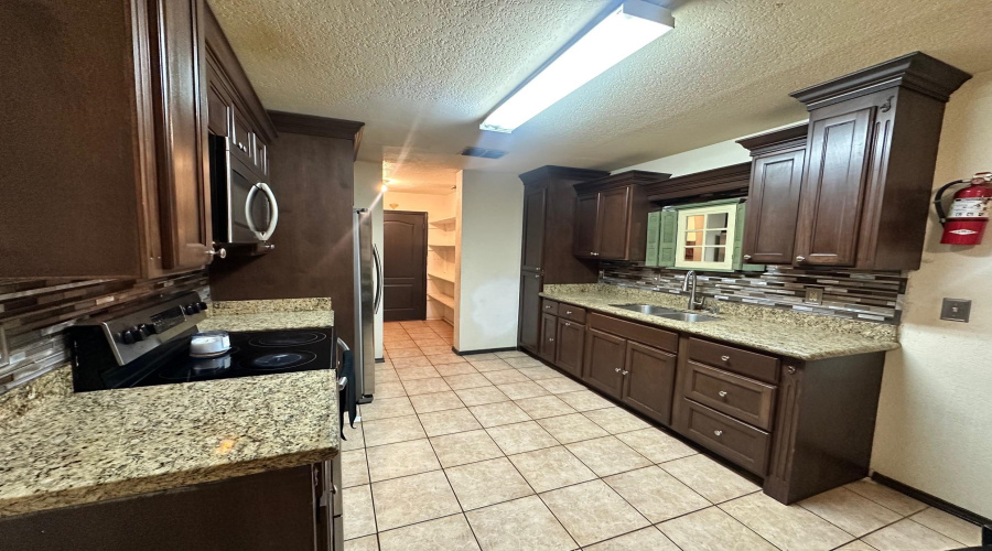 3061 Saint Margaret Ln, Laredo, Texas 78046-0000, 4 Bedrooms Bedrooms, 6 Rooms Rooms,2 BathroomsBathrooms,Residential,For Sale,3061 Saint Margaret Ln,20262647