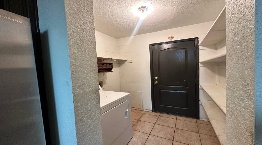 3061 Saint Margaret Ln, Laredo, Texas 78046-0000, 4 Bedrooms Bedrooms, 6 Rooms Rooms,2 BathroomsBathrooms,Residential,For Sale,3061 Saint Margaret Ln,20262647