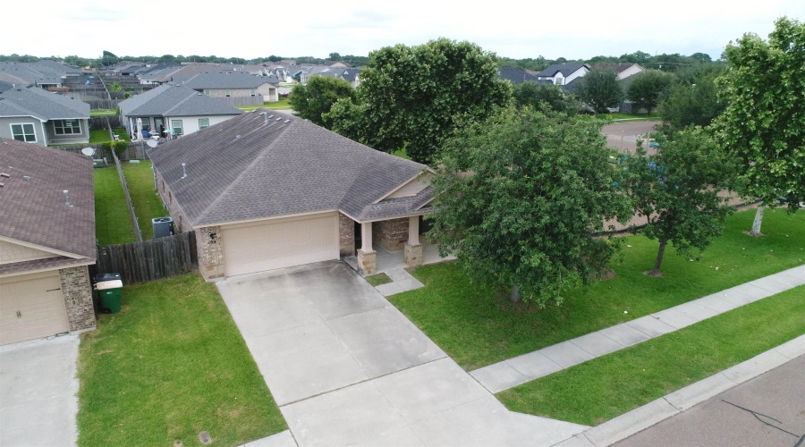 104 Buckskin Trl., VICTORIA, Texas 77904, 4 Bedrooms Bedrooms, 7 Rooms Rooms,2 BathroomsBathrooms,Residential,For Sale,104 Buckskin Trl.,20262649