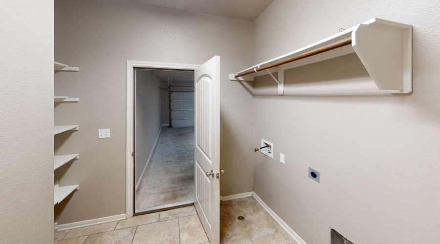 104 Buckskin Trl., VICTORIA, Texas 77904, 4 Bedrooms Bedrooms, 7 Rooms Rooms,2 BathroomsBathrooms,Residential,For Sale,104 Buckskin Trl.,20262649