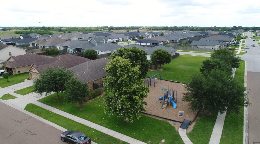 104 Buckskin Trl., VICTORIA, Texas 77904, 4 Bedrooms Bedrooms, 7 Rooms Rooms,2 BathroomsBathrooms,Residential,For Sale,104 Buckskin Trl.,20262649