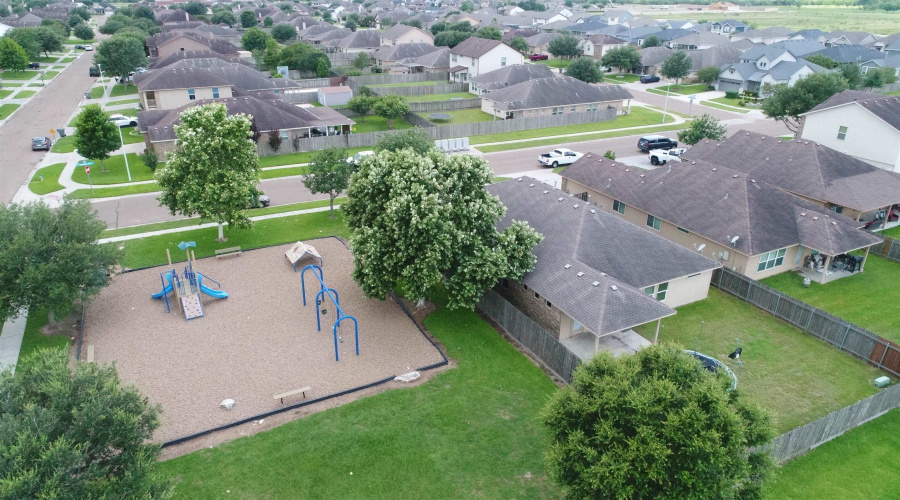104 Buckskin Trl., VICTORIA, Texas 77904, 4 Bedrooms Bedrooms, 7 Rooms Rooms,2 BathroomsBathrooms,Residential,For Sale,104 Buckskin Trl.,20262649