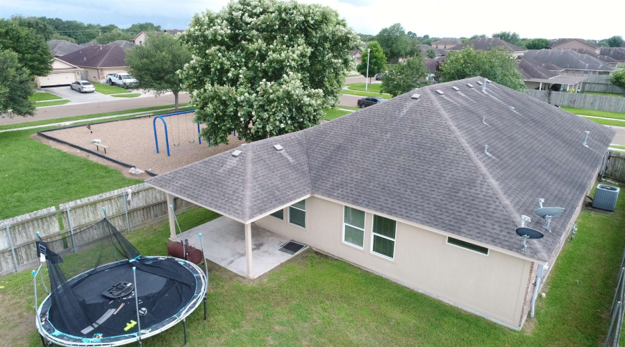 104 Buckskin Trl., VICTORIA, Texas 77904, 4 Bedrooms Bedrooms, 7 Rooms Rooms,2 BathroomsBathrooms,Residential,For Sale,104 Buckskin Trl.,20262649