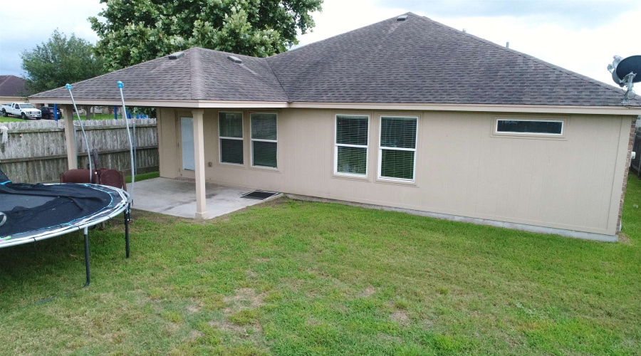 104 Buckskin Trl., VICTORIA, Texas 77904, 4 Bedrooms Bedrooms, 7 Rooms Rooms,2 BathroomsBathrooms,Residential,For Sale,104 Buckskin Trl.,20262649