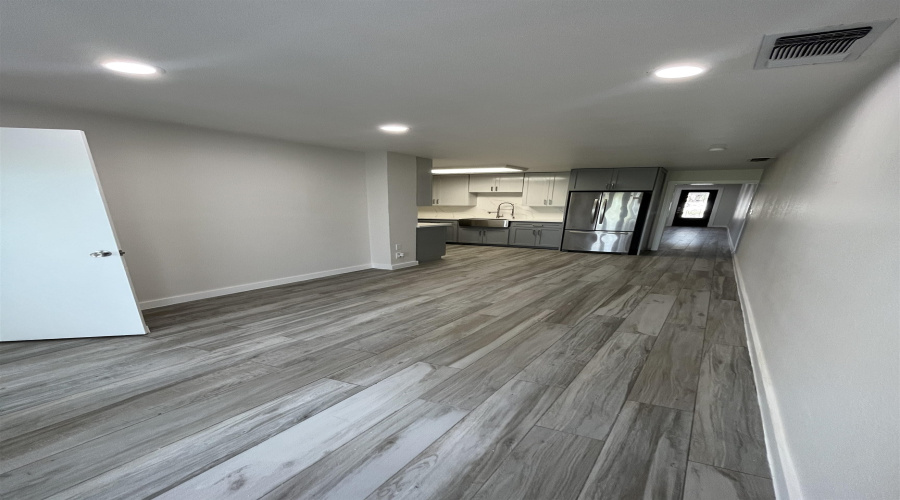 1800 Country Club Dr, Laredo, Texas 78045, 3 Bedrooms Bedrooms, 7 Rooms Rooms,3 BathroomsBathrooms,Residential,For Rent,1800 Country Club Dr,20262651