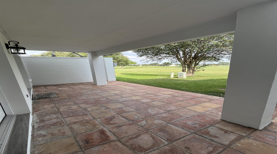 1800 Country Club Dr, Laredo, Texas 78045, 3 Bedrooms Bedrooms, 7 Rooms Rooms,3 BathroomsBathrooms,Residential,For Rent,1800 Country Club Dr,20262651