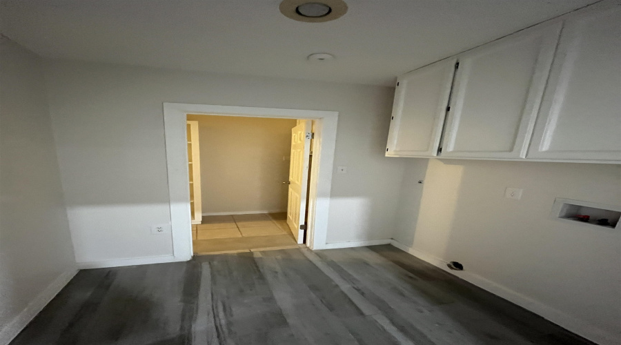 1800 Country Club Dr, Laredo, Texas 78045, 3 Bedrooms Bedrooms, 7 Rooms Rooms,3 BathroomsBathrooms,Residential,For Rent,1800 Country Club Dr,20262651