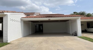 1800 Country Club Dr, Laredo, Texas 78045, 3 Bedrooms Bedrooms, 7 Rooms Rooms,3 BathroomsBathrooms,Residential,For Rent,1800 Country Club Dr,20262651