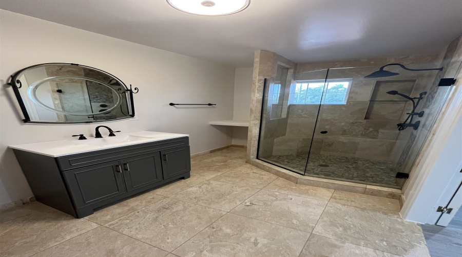 1800 Country Club Dr, Laredo, Texas 78045, 3 Bedrooms Bedrooms, 7 Rooms Rooms,3 BathroomsBathrooms,Residential,For Rent,1800 Country Club Dr,20262651