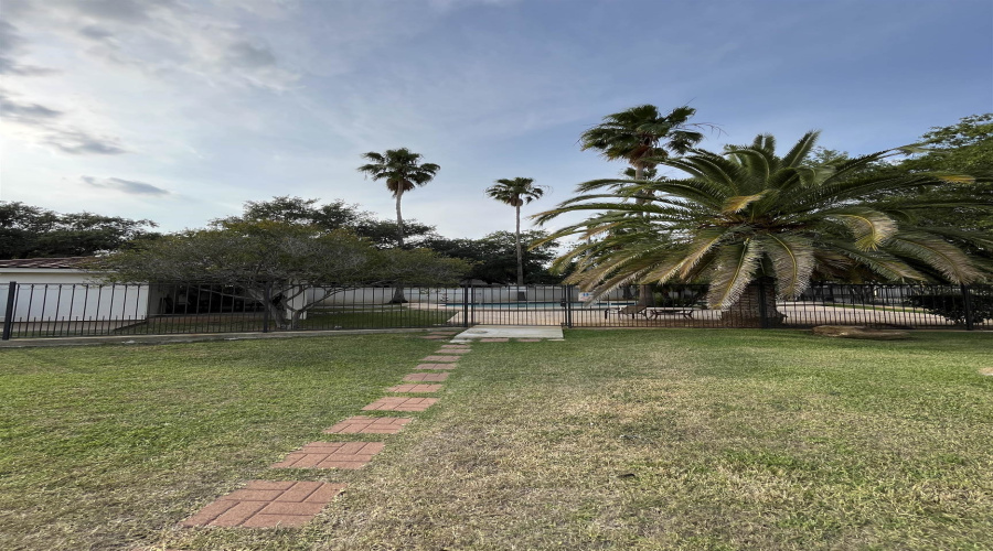 1800 Country Club Dr, Laredo, Texas 78045, 3 Bedrooms Bedrooms, 7 Rooms Rooms,3 BathroomsBathrooms,Residential,For Rent,1800 Country Club Dr,20262651