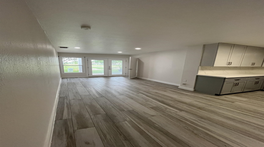 1800 Country Club Dr, Laredo, Texas 78045, 3 Bedrooms Bedrooms, 7 Rooms Rooms,3 BathroomsBathrooms,Residential,For Rent,1800 Country Club Dr,20262651