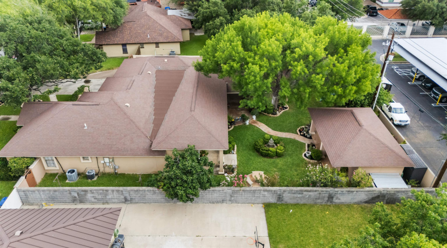 311 Merlin Rd, Laredo, Texas 78041, 4 Bedrooms Bedrooms, 7 Rooms Rooms,3 BathroomsBathrooms,Residential,For Sale,311 Merlin Rd,20262654