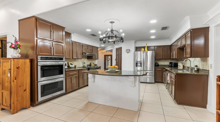 311 Merlin Rd, Laredo, Texas 78041, 4 Bedrooms Bedrooms, 7 Rooms Rooms,3 BathroomsBathrooms,Residential,For Sale,311 Merlin Rd,20262654