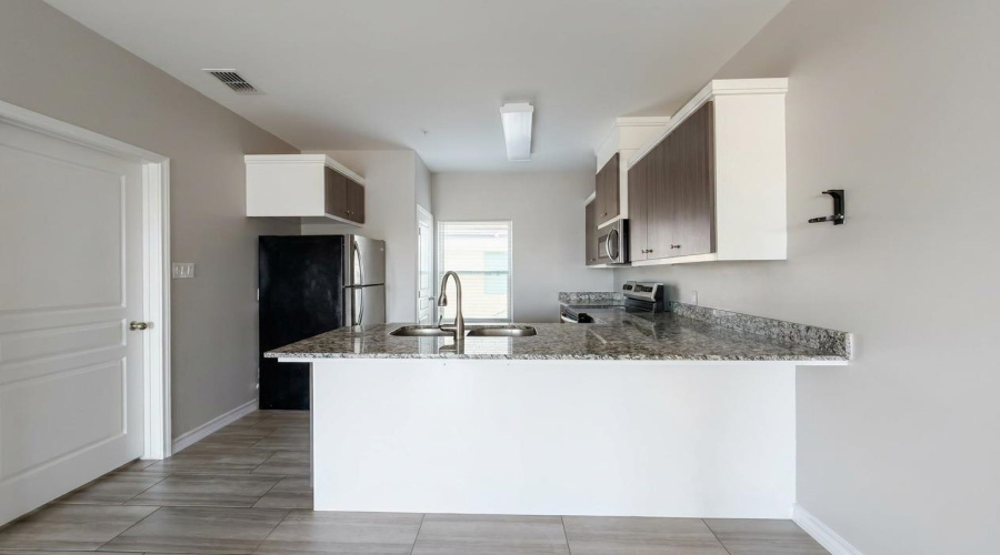 5601 Cuenca Dr, Laredo, Texas 78046, 2 Bedrooms Bedrooms, 2 Rooms Rooms,1 BathroomBathrooms,Residential,For Rent,5601 Cuenca Dr,20262655