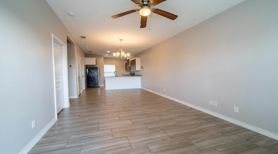5601 Cuenca Dr, Laredo, Texas 78046, 2 Bedrooms Bedrooms, 2 Rooms Rooms,1 BathroomBathrooms,Residential,For Rent,5601 Cuenca Dr,20262655