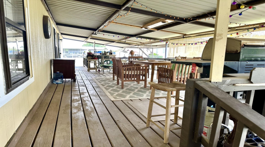 142 Sunshine Ln., ZAPATA, Texas 78076-3920, 2 Bedrooms Bedrooms, 4 Rooms Rooms,2 BathroomsBathrooms,Residential,For Sale,142 Sunshine Ln.,20262656