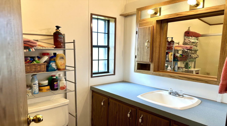 142 Sunshine Ln., ZAPATA, Texas 78076-3920, 2 Bedrooms Bedrooms, 4 Rooms Rooms,2 BathroomsBathrooms,Residential,For Sale,142 Sunshine Ln.,20262656